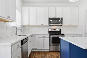 1560 Avalon Creek Rd, Sugar Hill, GA 30518 - Photo 5