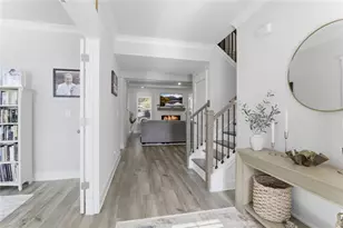 22 Winding Rose Dr, Hoschton, GA 30548 - Photo 9