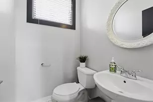 1250 Breuer Mews, Atlanta, GA 30318 - Photo 9