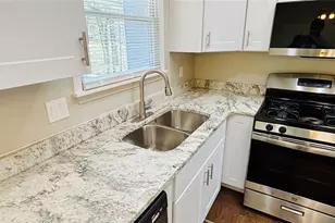 1015 Sly Fox Ct, Stone Mountain, GA 30088 - Photo 5