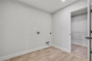 72 Clear Lk Pkwy, Hoschton, GA 30548 - Photo 7