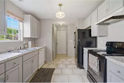 5639 Isleworth Court, Atlanta, GA 30349 - Photo 5