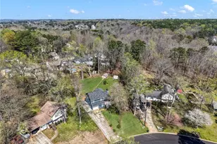 1349 Ashbrook Dr, Lawrenceville, GA 30043 - Photo 3