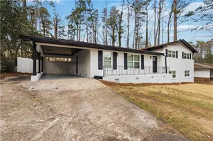 2275 Country Club Ln SW, Atlanta, GA 30311 - Photo 3