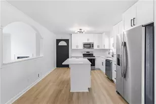 2275 Country Club Ln SW, Atlanta, GA 30311 - Photo 11