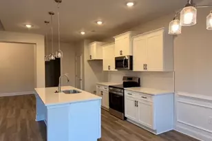 212 Magnolia Villas Dr, Cornelia, GA 30531 - Photo 9