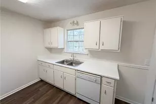 6460 River Hill Dr, Flowery Branch, GA 30542 - Photo 11