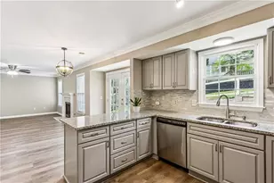 52 Bridle Ln, Marietta, GA 30068 - Photo 15