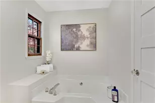 126 E Lake Dr, Roswell, GA 30075 - Photo 19