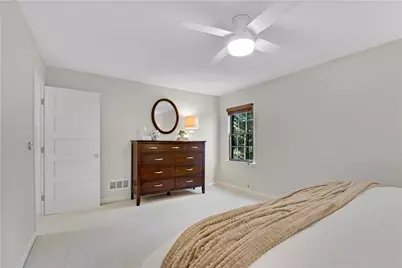 126 E Lake Drive, Roswell, GA 30075 - Photo 21