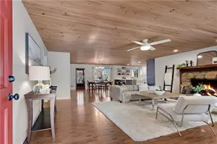 126 E Lake Dr, Roswell, GA 30075 - Photo 1