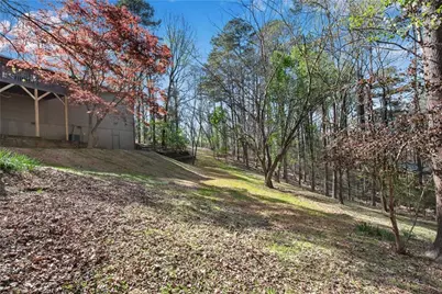 126 E Lake Drive, Roswell, GA 30075 - Photo 17