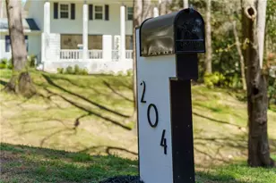 204 Devonwood Dr, Sandy Springs, GA 30328 - Photo 7