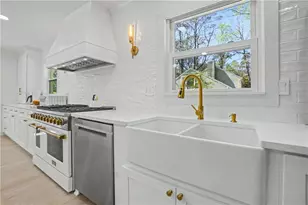 204 Devonwood Dr, Sandy Springs, GA 30328 - Photo 21