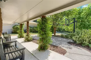 2630 Cove Cir NE, Atlanta, GA 30319 - Photo 3