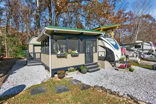 324 Leisure Acres Dr, Cleveland, GA 30528 - Photo 3