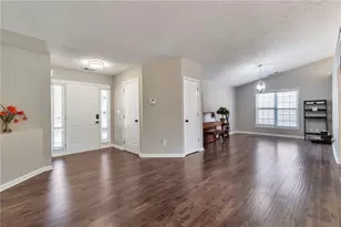 466 Suwanee E Dr, Lawrenceville, GA 30043 - Photo 5