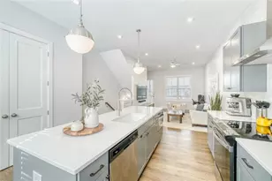 4471 Dandelion Ln, Atlanta, GA 30342 - Photo 5