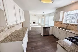 919 Colony Creek Dr, Lawrenceville, GA 30043 - Photo 15