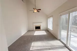 919 Colony Creek Dr, Lawrenceville, GA 30043 - Photo 3