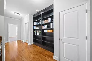 688 Lockton Pl, Atlanta, GA 30342 - Photo 21