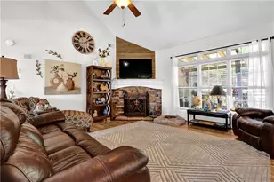 9020 Farm Shaw Dr, Gainesville, GA 30506 - Photo 13