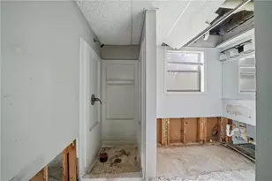 5870 Wellborn Trail, Lithonia, GA 30058 - Photo 17