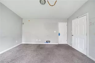 5870 Wellborn Trail, Lithonia, GA 30058 - Photo 9