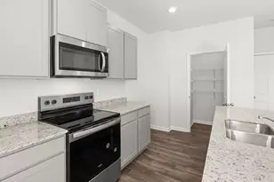 8180 Elkhorn Dr, Fairburn, GA 30213 - Photo 7