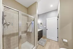 3040 Peachtree Rd NW, Atlanta, GA 30305 - Photo 21