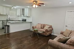 2362 Hollyhill Ct SW, Marietta, GA 30060 - Photo 9