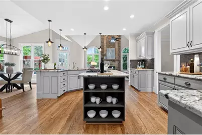 10640 N Edgewater Place, Johns Creek, GA 30097 - Photo 9