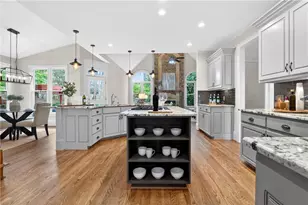 10640 N Edgewater Pl, Johns Creek, GA 30097 - Photo 9