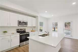 5321 Frontier Ct, Flowery Branch, GA 30542 - Photo 3