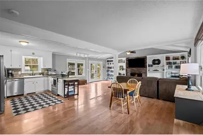 2942 Cynthia Court, Marietta, GA 30062 - Photo 3