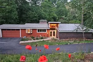 1989 N Ridgeway Rd NE, Atlanta, GA 30345 - Photo 9