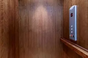 956 Persimmon Point NE, Sandy Springs, GA 30328 - Photo 9