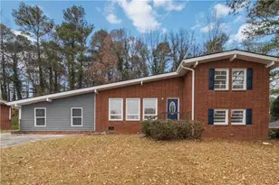 3035 McLendon Cir NW, Atlanta, GA 30318 - Photo 1