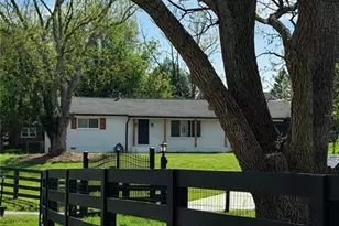 5605 Burke Ln, Gainesville, GA 30506 - Photo 5