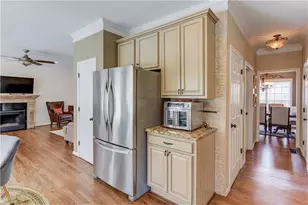 262 Sandhurst Ct, Suwanee, GA 30024 - Photo 7