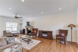 262 Sandhurst Ct, Suwanee, GA 30024 - Photo 19