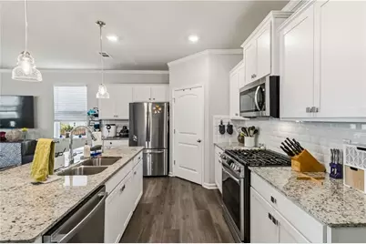 6919 Woodtrail Run, Flowery Branch, GA 30542 - Photo 9