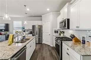 6919 Woodtrail Run, Flowery Branch, GA 30542 - Photo 9