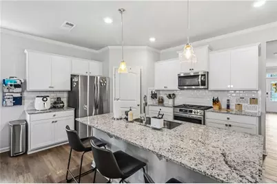 6919 Woodtrail Run, Flowery Branch, GA 30542 - Photo 7