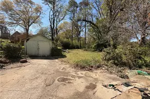 2519 Sylvan Rd, East Point, GA 30344 - Photo 23