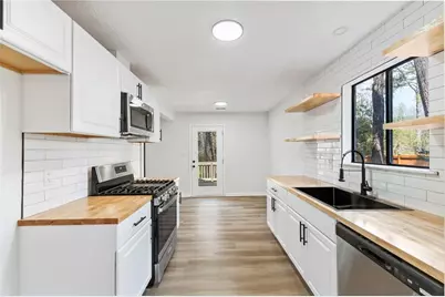 9383 Woodknoll Way, Jonesboro, GA 30238 - Photo 15