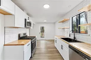 9383 Woodknoll Way, Jonesboro, GA 30238 - Photo 15