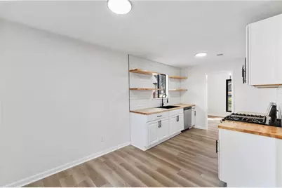 9383 Woodknoll Way, Jonesboro, GA 30238 - Photo 17