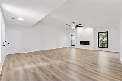 9383 Woodknoll Way, Jonesboro, GA 30238 - Photo 7