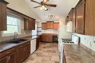 1907 Grant Ln, Woodstock, GA 30188 - Photo 9